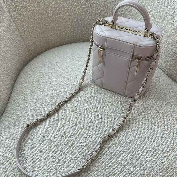 Authentic Lambskin Quilted Trendy Vanity Case small - Picture 11 of 12